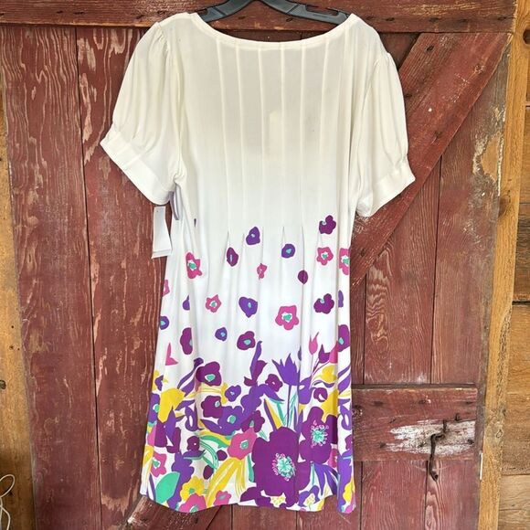 eci white floral print pleated bodice/back/sleeves stretch midi. New with tags. - Picture 5 of 6